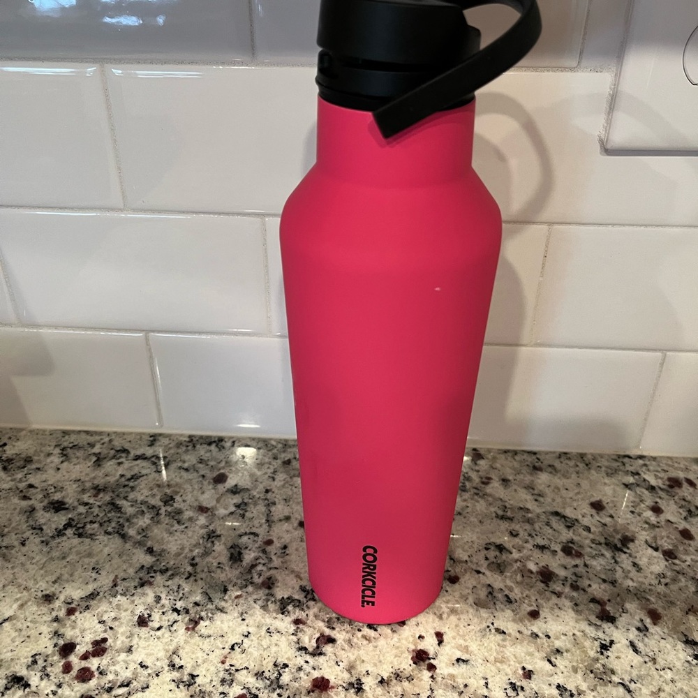 Corkcicle 20oz tumbler